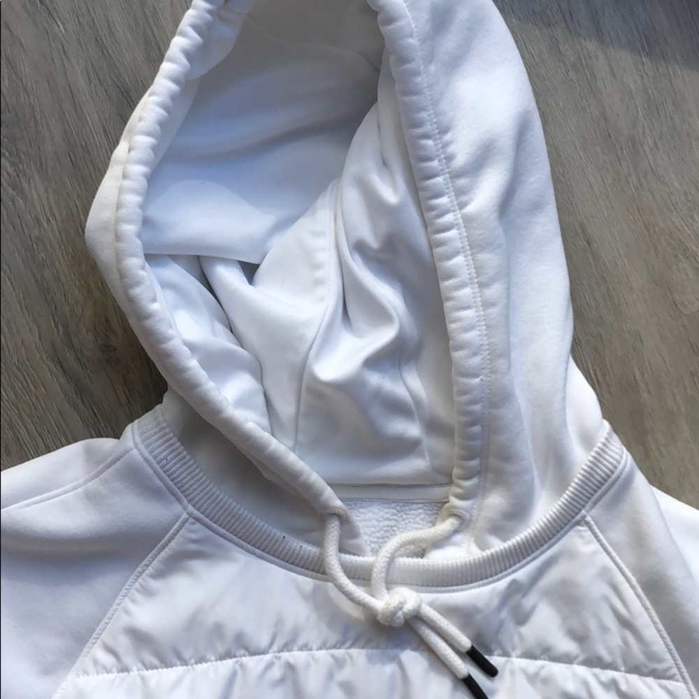 White underarmour top with hoodie - Picture 2 of 6